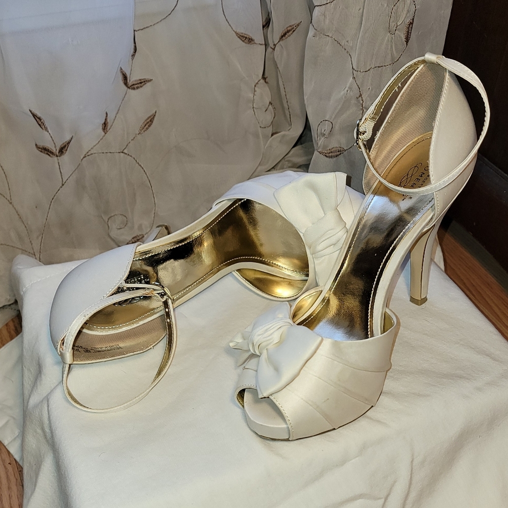 PUMPS - Unforgettable Moments Cream Colored (8.5)